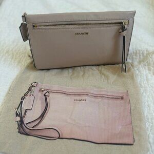 Coach Wristlet with dust bag